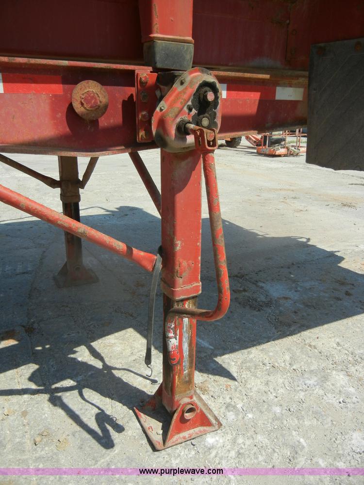 image for item D4181 2000 Trail King 26' barrel end dump trailer