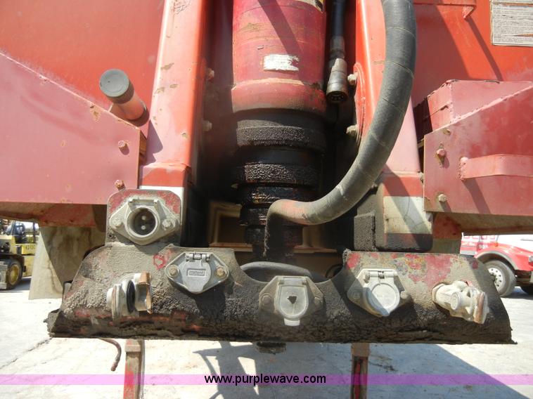 image for item D4181 2000 Trail King 26' barrel end dump trailer