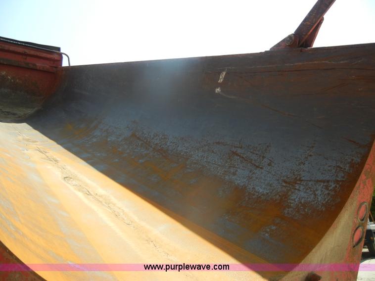 image for item D4181 2000 Trail King 26' barrel end dump trailer