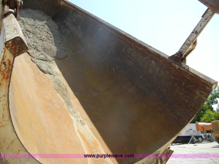 image for item D4181 2000 Trail King 26' barrel end dump trailer