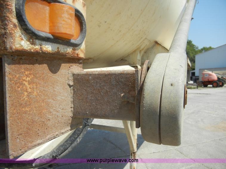 image for item D4182 2004 Ranch Ranco 24' barrel end dump trailer