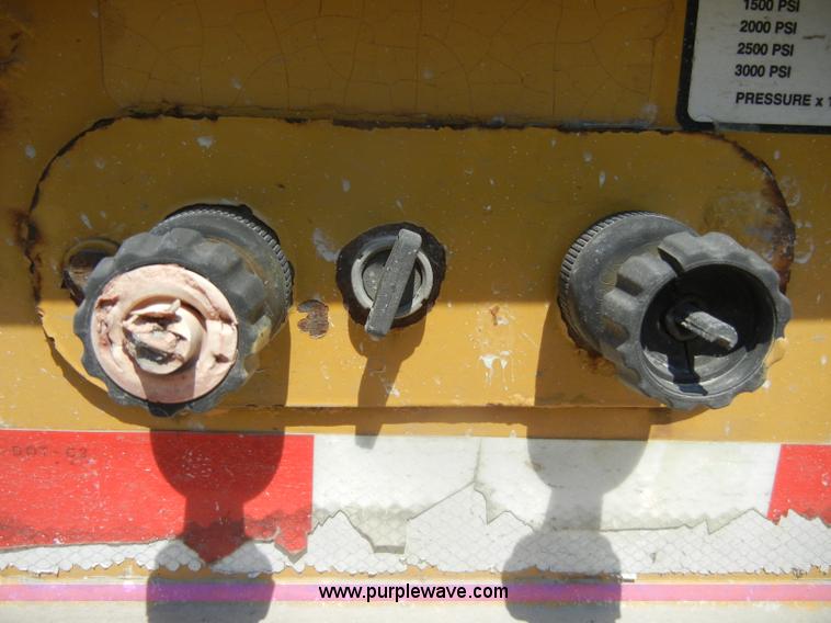 image for item D4183 2000 Load King 53' triple axle detach lowboy trailer