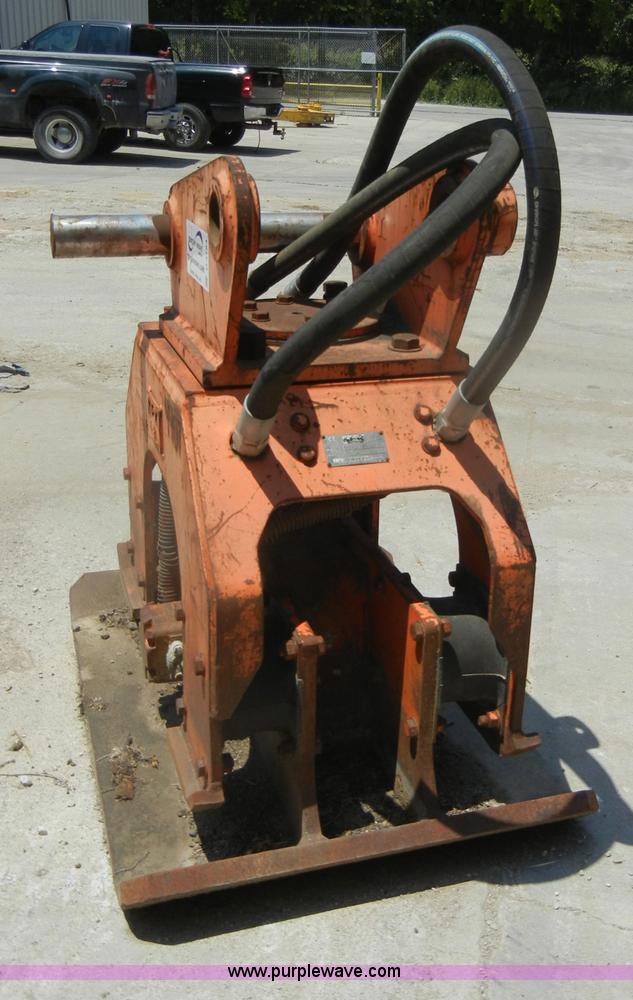 image for item D4184 NPK C8C hydraulic excavator ground compactor