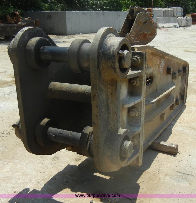 image for item D4189 Teledyne TB2080X hydraulic excavator breaker