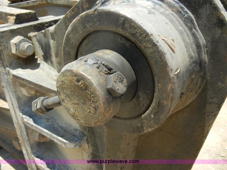 image for item D4189 Teledyne TB2080X hydraulic excavator breaker