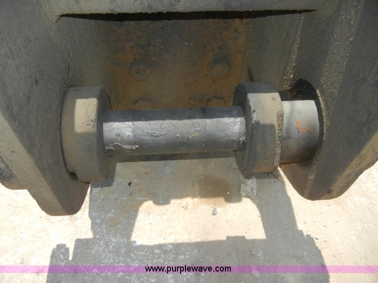 image for item D4189 Teledyne TB2080X hydraulic excavator breaker