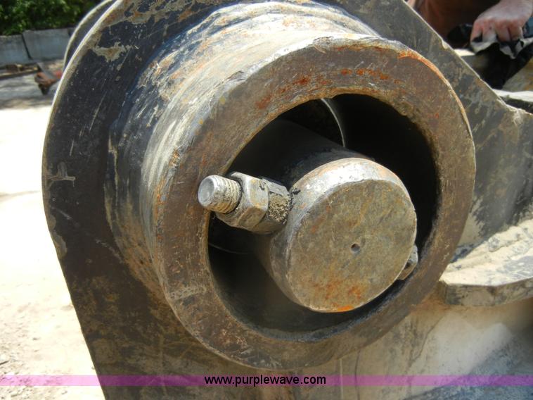 image for item D4189 Teledyne TB2080X hydraulic excavator breaker