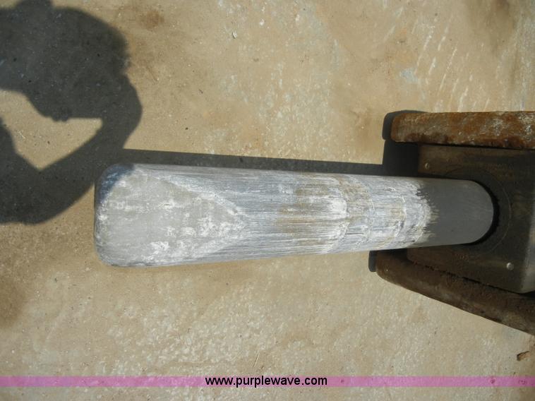 image for item D4189 Teledyne TB2080X hydraulic excavator breaker