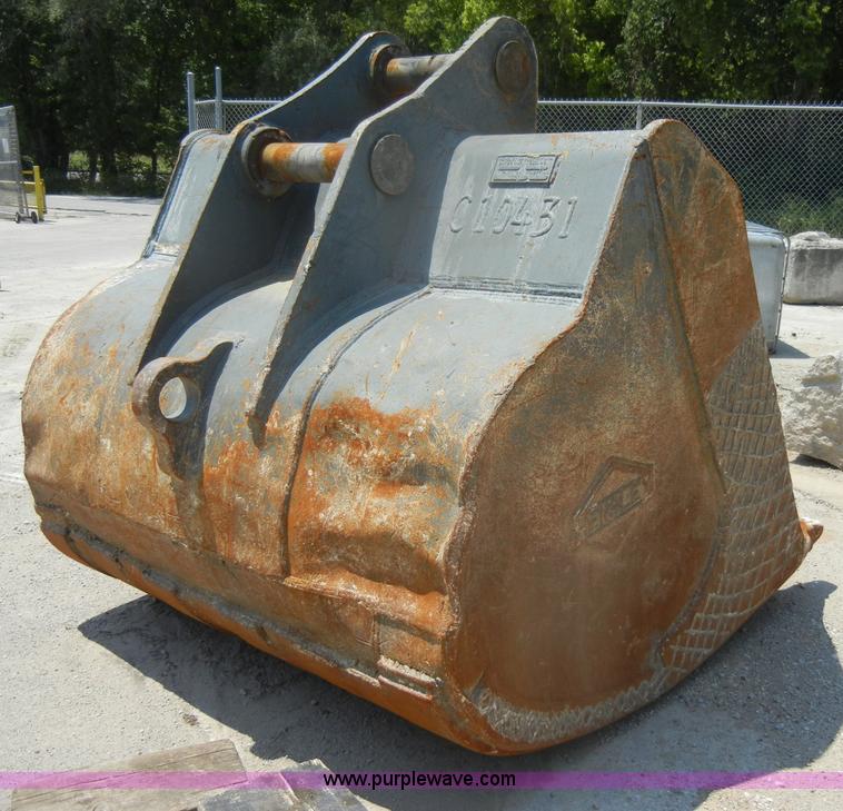 image for item D4190 Hensley 70" excavator bucket