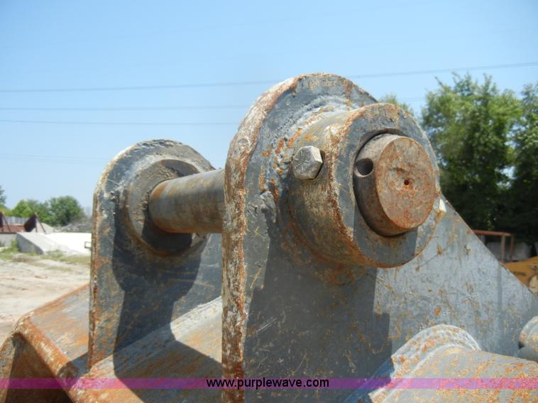 image for item D4190 Hensley 70" excavator bucket