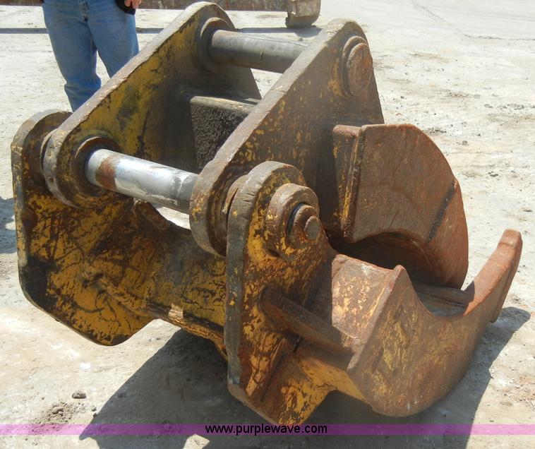 image for item D4193 Excavator grapple