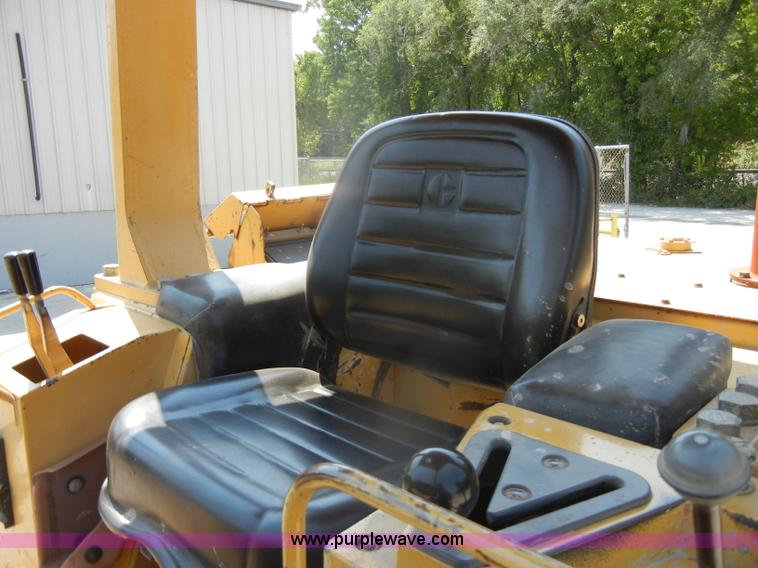 image for item D4205 1993 Caterpillar 963 track loader