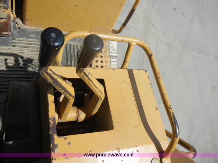 image for item D4205 1993 Caterpillar 963 track loader