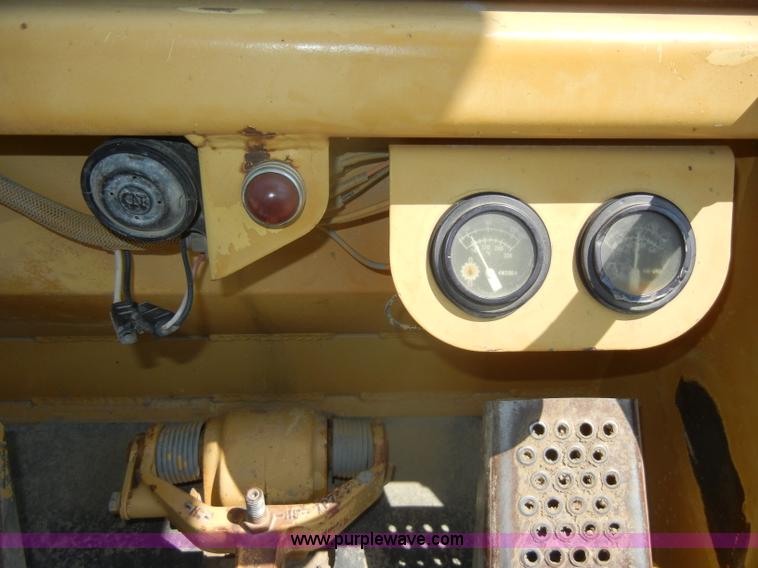 image for item D4205 1993 Caterpillar 963 track loader