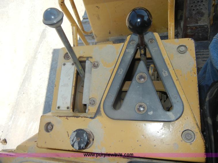 image for item D4205 1993 Caterpillar 963 track loader