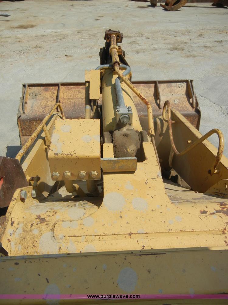 image for item D4205 1993 Caterpillar 963 track loader