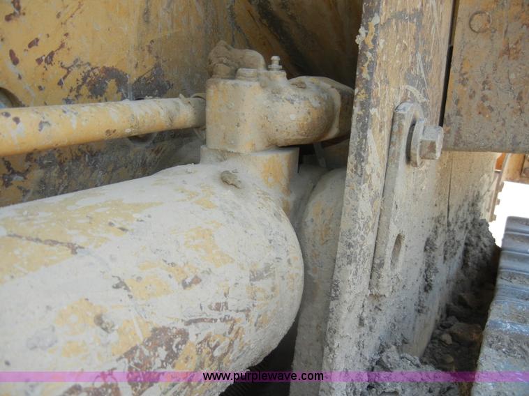 image for item D4205 1993 Caterpillar 963 track loader