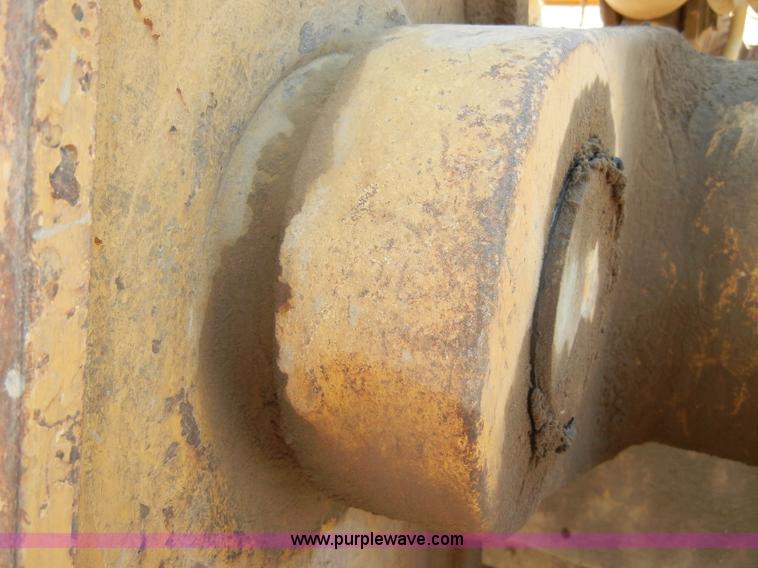 image for item D4205 1993 Caterpillar 963 track loader