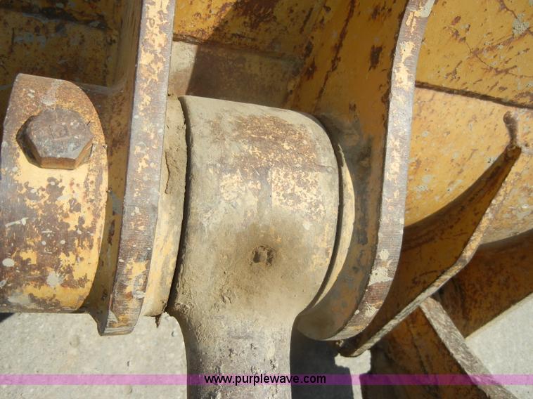 image for item D4205 1993 Caterpillar 963 track loader