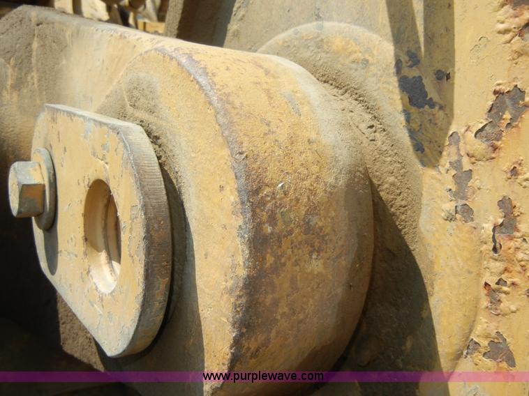 image for item D4205 1993 Caterpillar 963 track loader