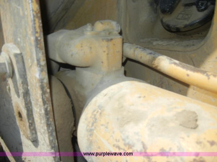 image for item D4205 1993 Caterpillar 963 track loader