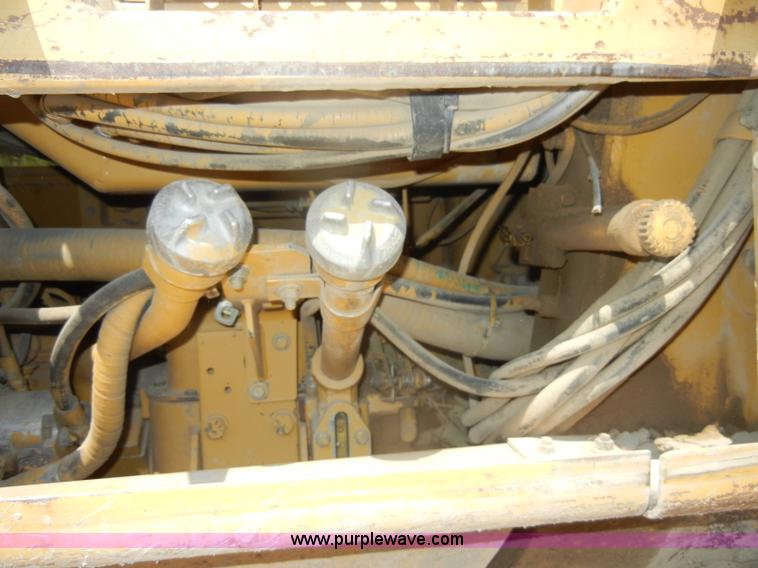 image for item D4205 1993 Caterpillar 963 track loader
