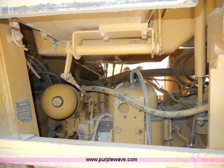image for item D4205 1993 Caterpillar 963 track loader