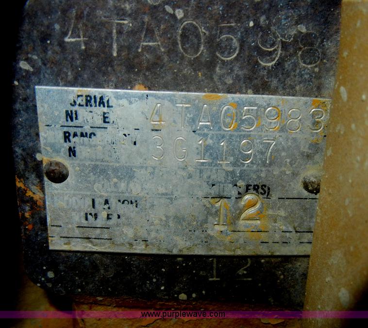 image for item D4205 1993 Caterpillar 963 track loader