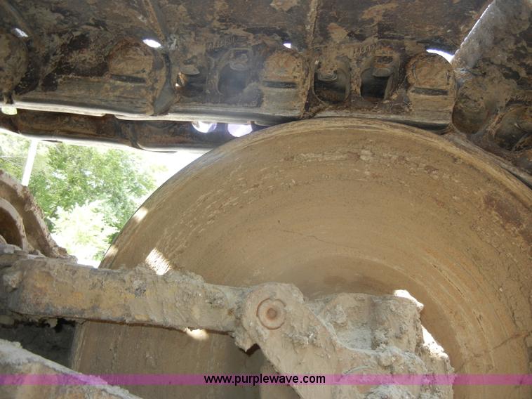 image for item D4205 1993 Caterpillar 963 track loader