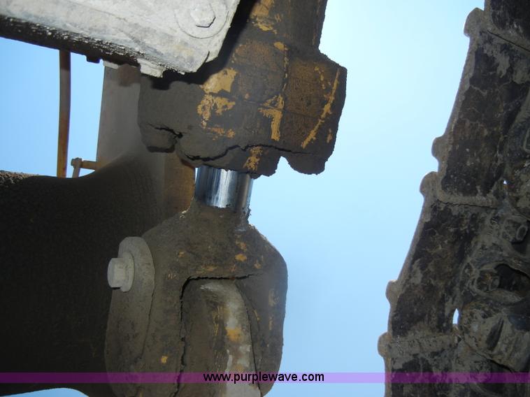 image for item D4205 1993 Caterpillar 963 track loader