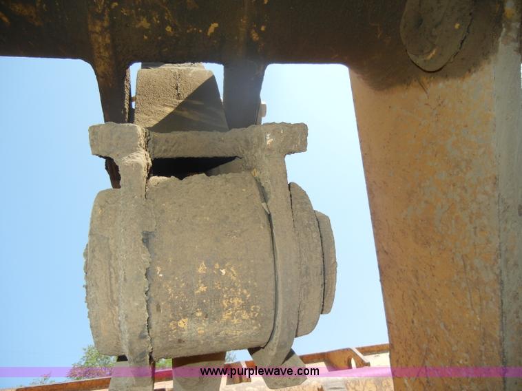 image for item D4205 1993 Caterpillar 963 track loader