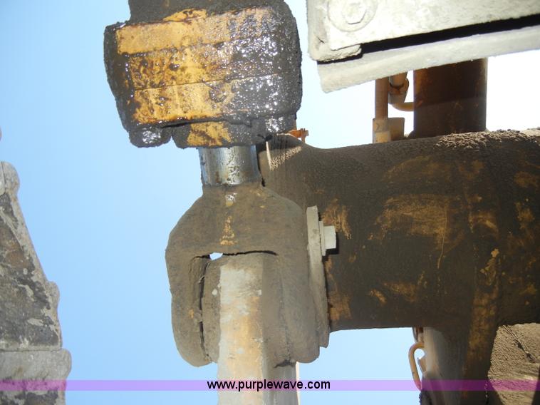 image for item D4205 1993 Caterpillar 963 track loader