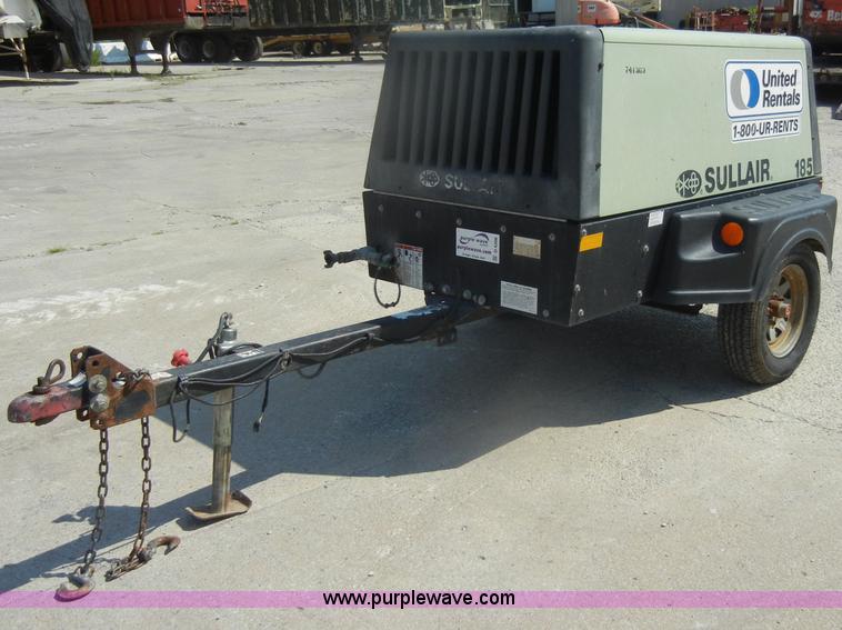 image for item D4206 Sullair 185 towable air compressor