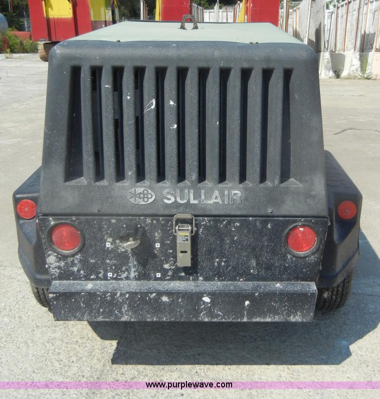 image for item D4206 Sullair 185 towable air compressor