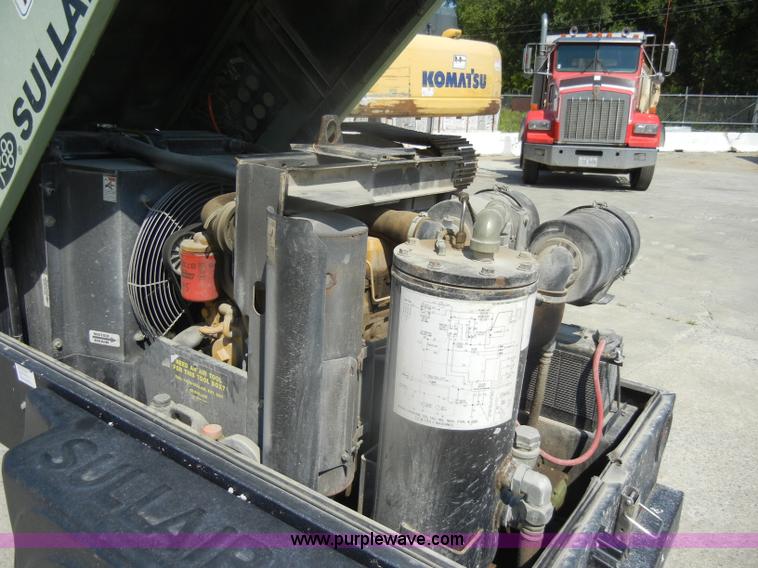 image for item D4206 Sullair 185 towable air compressor