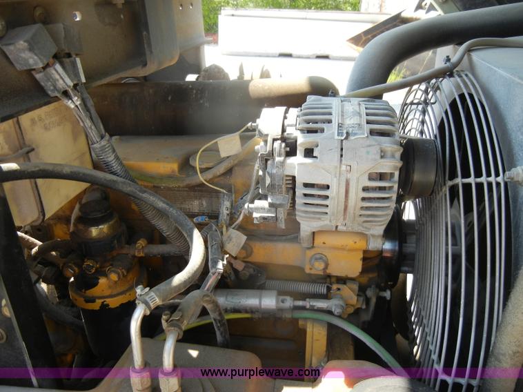 image for item D4206 Sullair 185 towable air compressor