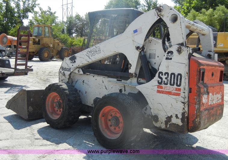 image for item D4207 2003 Bobcat S300 Turbo skid steer