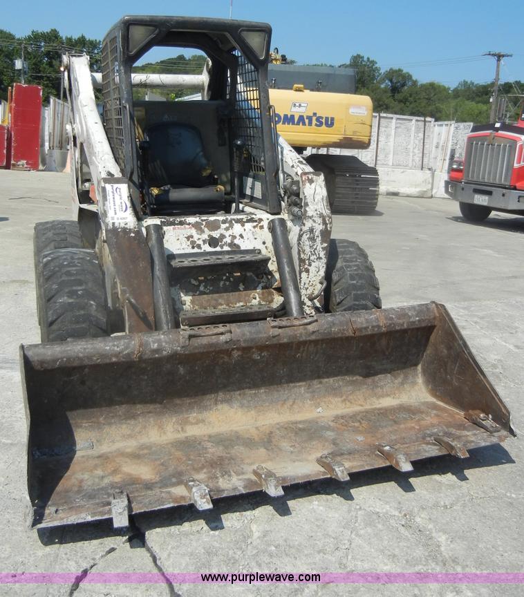 image for item D4207 2003 Bobcat S300 Turbo skid steer