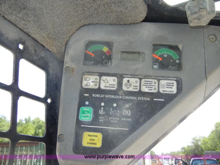 image for item D4207 2003 Bobcat S300 Turbo skid steer