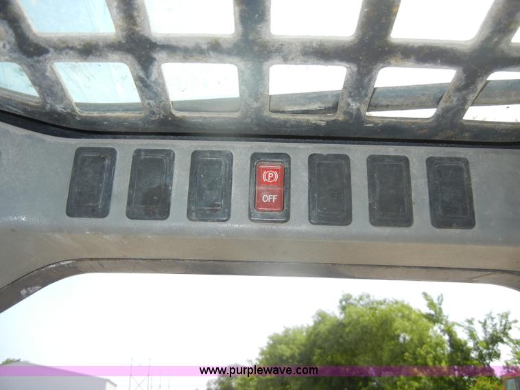 image for item D4207 2003 Bobcat S300 Turbo skid steer