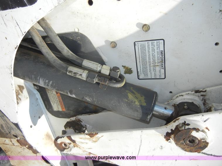 image for item D4207 2003 Bobcat S300 Turbo skid steer