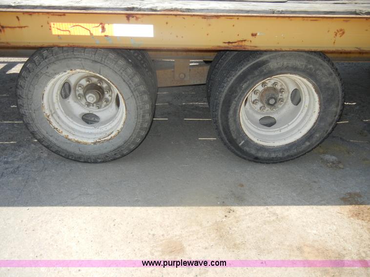 image for item D4210 1986 Trail King 24' flatbed equipment trailer