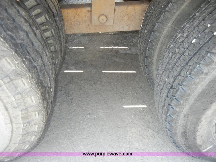 image for item D4210 1986 Trail King 24' flatbed equipment trailer