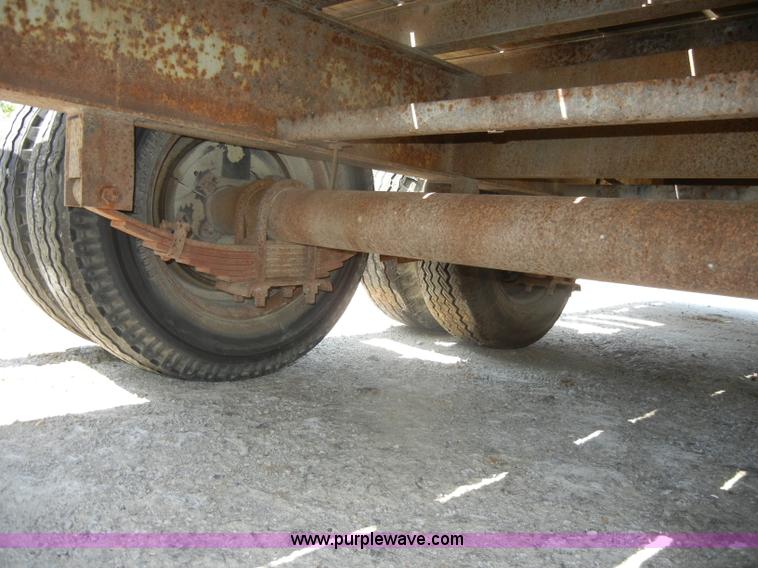 image for item D4210 1986 Trail King 24' flatbed equipment trailer