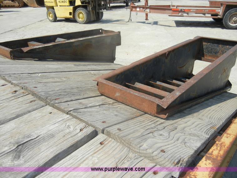 image for item D4210 1986 Trail King 24' flatbed equipment trailer