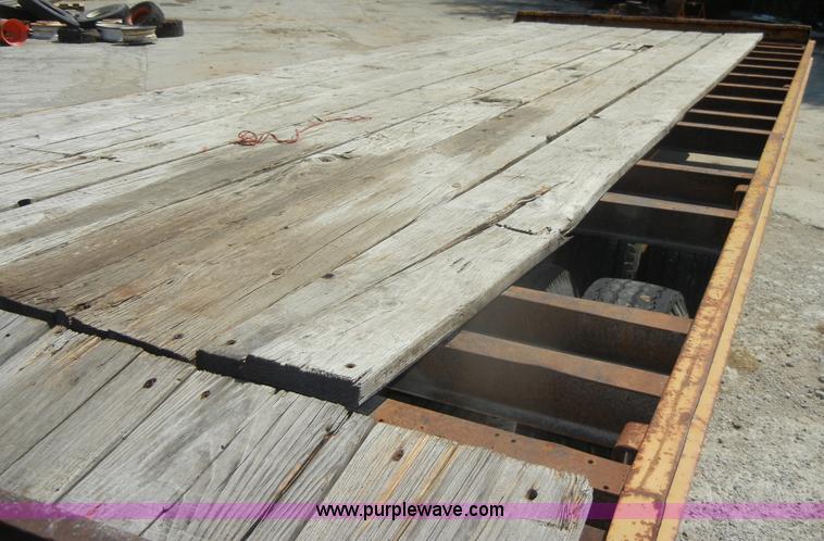 image for item D4210 1986 Trail King 24' flatbed equipment trailer