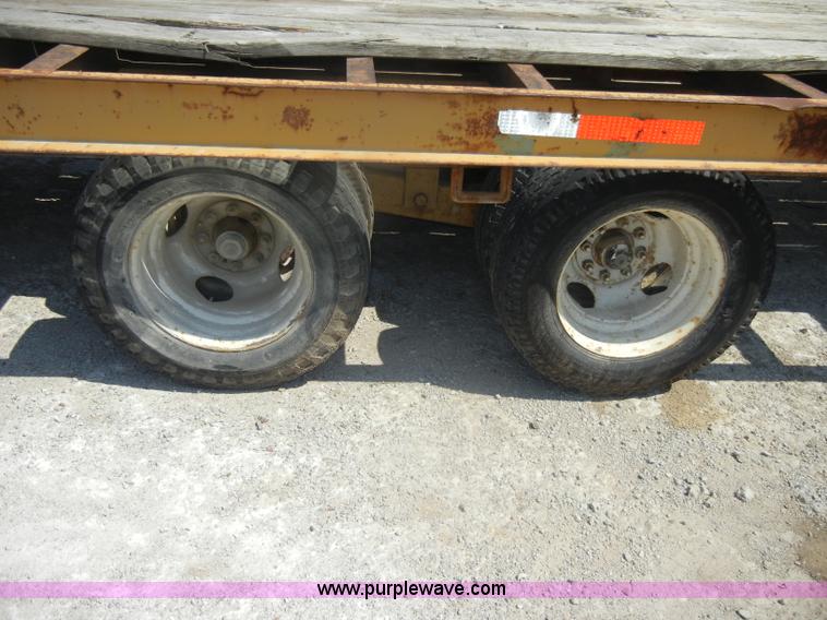 image for item D4210 1986 Trail King 24' flatbed equipment trailer