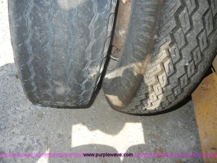 image for item D4210 1986 Trail King 24' flatbed equipment trailer