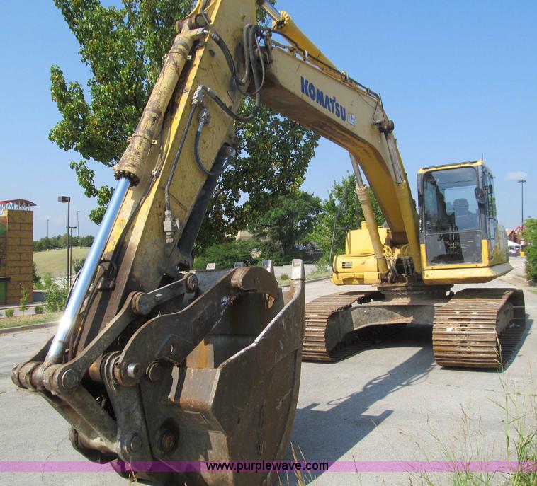 image for item F4528 2001 Komatsu PC200LC excavator