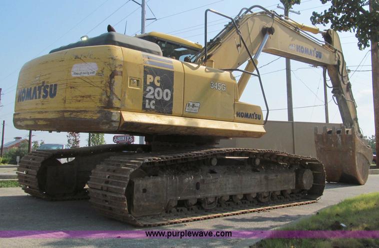 image for item F4528 2001 Komatsu PC200LC excavator